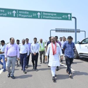 उप मुख्यमंत्री अरुण साव ने रायपुर-विशाखापट्टनम एक्सप्रेस-वे के कार्यों का किया औचक निरीक्षण : निर्माणाधीन ओवरब्रिज और सड़क का लिया जायजा, निर्माण सामग्री और निर्माण की गुणवत्ता की ली जानकारी