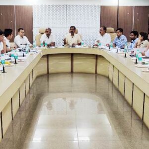 हाई सिक्योरिटी नम्बर प्लेट के संबंध में क्षेत्रीय परिवहन अधिकारियों एवं अनुबंधित कंपनियों की ली गई हाई लेवल बैठक