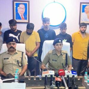 भाटापारा पुलिस की बड़ी कार्रवाई : गोवा में बैठकर चल रहा था भाटापारा का ऑनलाइन सट्टा रैकेट, मोबाइल-लैपटॉप से करोड़ों का क्रिकेट सट्टा, पैनल लॉगिन से चल रहा था हाई-टेक ठिकाना, 15 आरोपी गिरफ्तार,