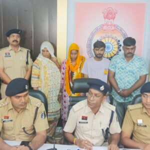 बिलासपुर पुलिस का चक्रव्यूह : सात राज्यों में फैले ठगों का पर्दाफाश, बुजुर्गों को निशाना बनाकर रचते थे ठगी का जाल, बुजुर्ग महिला से सोने की ठगी, हाईटेक सायबर ट्रेसिंग से दिल्ली में दबोचे गए शातिर ठग.