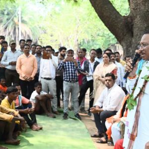 मुख्यमंत्री विष्णु देव साय पहुंचे दंतेवाड़ा जिले के ग्राम मुलेर : छत्तीसगढ़ के अंतिम छोर पर पहुंचा सुशासन तिहार
