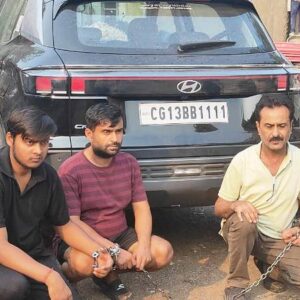 खरसिया में पेट्रोलिंग के दौरान बवाल : “मेरी गाड़ी को कैसे रोक दिए “— पुलिस से उलझे चारों नथानी गिरफ्तार, शासकीय कार्य में बाधा का बना मामला, पुलिसकर्मियों से धक्का-मुक्की कर फंसे चार युवक, भेजे गए जेल.