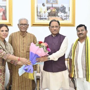 मुख्यमंत्री विष्णु देव साय ने समाजसेवी और पूर्व केंद्रीय मंत्री अरविंद नेताम से की सौजन्य भेंट