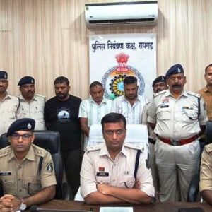 मादक पदार्थ तस्करी पर पुलिस का शिकंजा : 105 किलो गांजा, दो लग्ज़री कारें, चार मोबाइल और 44.85 लाख की जप्ती के साथ तीन तस्कर पकड़े गए, ओडिशा से यूपी जा रही थी लाखों की गांजा खेप, रायगढ़ पुलिस ने पकड़ी…पढ़ें पूरी कार्रवाई.