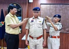 पुलिस विभाग में हर्ष की लहर : अम्बिका साहू को मिला प्रमोशन, डीआईजी ने कंधे पर लगाया स्टार, सूरजपुर में पदोन्नति का गौरवपूर्ण क्षण, एएसआई अम्बिका साहू बने एसआई, समारोह में गूंजे तालियां.
