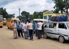 स्कूली बच्चों की सुरक्षा के लिए चला विशेष अभियान : जशपुर पुलिस का स्कूली वाहनों पर सख्त पहरा, यातायात नियमों के उल्लंघन पर जशपुर पुलिस की कड़ी कार्रवाई, 10 वाहनों से वसूला गया जुर्माना.