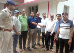 जशपुर नगर की यातायात व्यवस्था में आएगा सुधार, एसएसपी के निर्देश पर हटेंगे सड़क किनारे सब्जी बाजार, व्यापारी संघ की मांग पर जशपुर पुलिस और प्रशासन एक्शन में, जल्द हटेंगे अतिक्रमणकारी सब्जी विक्रेता.
