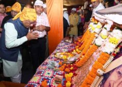 रातों-रात पहुंचे मुख्यमंत्री साय ! गोदड़ीवाला धाम में झुकाया मस्तक, मांगी प्रदेशवासियों की खुशहाली की दुआ, संत परंपरा को नमन करते हुए बोले सीएम विष्णु देव साय – छत्तीसगढ़ संतों की भूमि, घर-घर में गूंजे सेवा और समर्पण का संदेश.