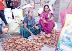 दीपावली पर ‘वोकल फॉर लोकल’ का संदेश — मुख्यमंत्री की धर्मपत्नी कौशल्या साय ने खरीदे स्वदेशी दीये और सजावटी सामग्री