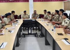 राज्योत्सव और रायपुर बंद के मद्देनज़र पुलिस सतर्क — आईजी अमरेश मिश्रा और एसएसपी डॉ. लाल उमेद सिंह ने अधिकारियों की ली बैठक, दिए सख्त निर्देश