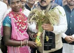 पोषण की रानी लहरी बाई बैगा को मिला राज्योत्सव सम्मान : मिलेट्स मिशन में मिसाल बनीं आदिवासी महिला, 150 से अधिक मिलेट्स बचाने वाली ‘भारत की मिलेट्स क्वीन’ लहरी बाई को उपमुख्यमंत्री का सम्मान.