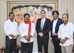 उपमुख्यमंत्री विजय शर्मा से इस्राइल के आर्थिक प्रतिनिधि यैर ओशेरॉफ की सौजन्य भेंट — छत्तीसगढ़-इस्राइल सहयोग पर हुई चर्चा