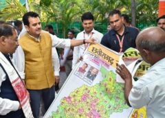 पेंटर शिवकुमार निराला ने मुख्यमंत्री विष्णु देव साय को भेंट किया ‘राजनीतिक मानचित्र’, मुख्यमंत्री ने की सराहना — कला और आंकड़ों का अनूठा संगम बना चर्चा का विषय