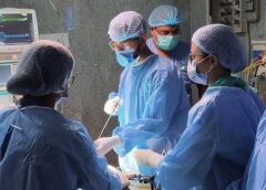 सर्जरी में इतिहास रच दिया! सिम्स के डॉक्टरों ने 10 सेमी खतरनाक हाइडेटिड सिस्ट को बिना खून बहाए निकाला