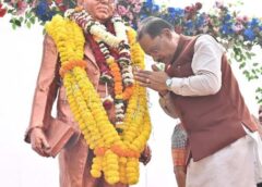 संविधान दिवस पर बड़ा आयोजन! मुख्यमंत्री विष्णुदेव साय का अंबेडकर चौक में भावपूर्ण नमन, भीड़ उमड़ी सम्मान देने