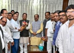 सतनाम कल्याण समिति, बंधवा के प्रतिनिधिमंडल ने रायपुर में भेंट कर दिया निमंत्रण — मुख्यमंत्री बोले, ‘गुरु घासीदास बाबा का सत्य-अहिंसा का संदेश समाज को मार्गदर्शन देता है’।