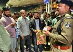 रायगढ़ स्टेशन पर यातायात सुधार की पहल : अब स्टेशन पर नहीं चलेगी अव्यवस्था ! ऑटो चालकों पर ट्रैफिक डीएसपी की सख्ती, बीच सड़क ब्रेक लगाकर सवारी उठाना बंद करो ! डीएसपी की कड़ी चेतावनी, नया सिस्टम लागू.