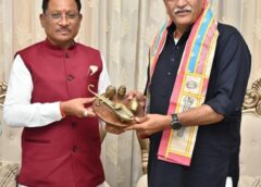 केंद्रीय पर्यटन एवं संस्कृति मंत्री गजेन्द्र सिंह शेखावत की मुख्यमंत्री विष्णुदेव साय से सौजन्य भेंट, छत्तीसगढ़ के पर्यटन और सांस्कृतिक धरोहरों पर हुई अहम चर्चा
