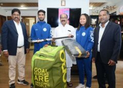 उप मुख्यमंत्री अरुण साव ने नेशनल सेंटर ऑफ एक्सीलेंस में परफॉर्मेंस असेसमेंट के लिए चयनित खिलाड़ियों को दिए हॉकी किट