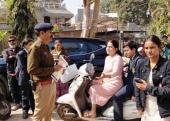 स्कूल से लौटते पकड़े गए नाबालिग वाहन चालक ! दुर्ग में 15 छात्रों के वाहन जप्त, मोडिफाइड बुलेट पर नाबालिग का स्टंट पड़ा भारी, ₹6000 का चालान और साइलेंसर जप्त.