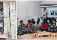 दीदी के ढाबे के पास सजी थी जुए की महफिल, पुलिस ने घेराबंदी कर तोड़ा अड्डा — ढाई लाख नकद और लाखों के मोबाइल बरामद, खमतराई थाने में मामला दर्ज