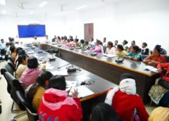 मानदेय कटौती, ई-केवाईसी और कुपोषण पर प्रशासन गंभीर: जशपुर कलेक्टर रोहित व्यास ने बिना नोटिस कटौती पर सख्ती दिखाई, एनआरसी में भर्ती व सुपोषण आहार वितरण सुनिश्चित करने के निर्देश
