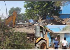 कलेक्टर अभिजीत सिंह के निर्देश पर अतिक्रमण पर चला प्रशासन का बुलडोजर: समोदा में सरकारी जमीन से हटाया गया अवैध निर्माण, राजस्व व पुलिस की संयुक्त कार्रवाई
