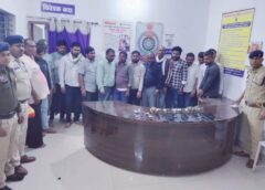 अमलेश्वर में संयुक्त छापेमारी : रिसॉर्ट बना जुए का अड्डा ! ₹3.59 लाख नकद और 6 वाहन सहित 25 लाख से ज्यादा का माल जब्त, पुलिस की दबिश में 16 आरोपी गिरफ्तार.