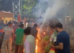 कुनकुरी में आस्था और परंपरा का अद्भुत संगम: शिव मंदिर परिसर में वैदिक मंत्रोच्चार के बीच प्रातःकालीन होलिका दहन, सनातन धर्म समिति के आयोजन में उमड़ा श्रद्धालुओं का सैलाब