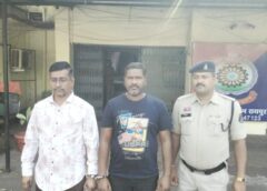 मोबाइल बना सट्टे का अड्डा ! मंदिर के पास चल रहा था ऑनलाइन सट्टा, पुलिस रेड में नकदी और मोबाइल बरामद, रायपुर में दो सटोरिए रंगे हाथ गिरफ्तार.