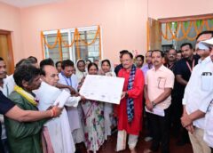 वनाधिकार से सशक्त हुआ कुनकुरी, विष्णुदेव साय ने कबीर आश्रम के सदस्यों को सौंपे सामुदायिक वन अधिकार पत्र, आजीविका और पर्यावरण संरक्षण को मिला नया आधार