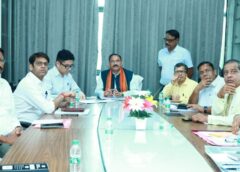 स्वास्थ्य मंत्री श्याम बिहारी जायसवाल ने मंत्रालय में स्वास्थ्य सेवाओं को लेकर ली उच्चस्तरीय समीक्षा बैठक