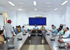 जशपुर में बच्चों की सुरक्षा को लेकर प्रशासन का बड़ा फैसला : बिना हेलमेट या लाइसेंस स्कूल आने वाले छात्रों पर होगी कार्रवाई, निजी स्कूलों को CCTV, फिटनेस जांच और पुलिस वेरिफिकेशन के सख्त निर्देश