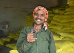 बिना लाइन, बिना परेशानी मिला खाद-बीज: बलौदाबाजार के किसान हरिचंद कुर्रे बोले— समय पर संसाधन मिलने से बढ़ा आत्मविश्वास, खेती की राह हुई आसान