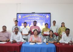 वर्दीधारियों के बच्चों ने लहराया परचम : उच्च अंक लाने वाले छात्रों का पुलिस अधिकारियों ने किया भव्य सम्मान, करियर बनाने के बताए बड़े सूत्र, मेधावी विद्यार्थियों को सम्मानित कर बढ़ाया हौसला.