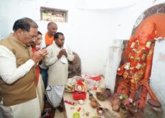 मुख्यमंत्री विष्णुदेव साय ने ऐतिहासिक चतुर्भुज विष्णु मंदिर में की पूजा-अर्चना, प्रदेश की सुख-समृद्धि की कामना