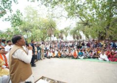सुशासन तिहार में मुख्यमंत्री का अनोखा जनसंवाद: बरगद के पेड़ तले लगी चौपाल में सुनीं ग्रामीणों की समस्याएं, ठठारी के विकास के लिए की कई महत्वपूर्ण घोषणाएं
