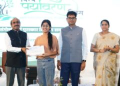 विश्व पर्यावरण दिवस पर आयोजित चित्रकला प्रतियोगिता के विजेताओं को मंत्री ओ.पी. चौधरी ने किया सम्मानित