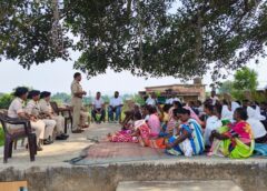 पुलिस जन-चौपाल : गांव पहुंची पुलिस, डीआईजी-एसएसपी ने सुनी हर समस्या, कई मामलों का मौके पर ही हुआ समाधान, नशे, अपराध और सड़क हादसों के खिलाफ बड़ा संदेश, जन-चौपाल में पुलिस ने ग्रामीणों को किया जागरूक.