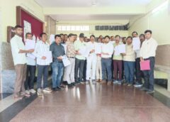 जशपुर शिक्षा विभाग में पदोन्नति का तोहफा: लंबे समय से पदोन्नति की राह देख रहे कर्मचारियों को मिली नई जिम्मेदारी, मिठाई बांटकर मनाई खुशी