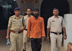 झाड़ियों में छिपाकर चला रहा था गांजे का धंधा! सरस्वती नगर पुलिस की घेराबंदी में फंसा तस्कर, 4 किलो से ज्यादा गांजा बरामद