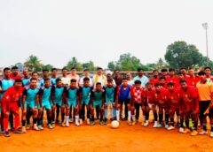 माड़ मैत्री फुटबॉल प्रतियोगिता : खेल से बढ़ा जनविश्वास, युवाओं ने जीता दिल ! माड़ मैत्री फुटबॉल प्रतियोगिता के रोमांचक फाइनल में डीआरजी ने कोहकामेटा को हराकर खिताब किया अपने नाम.