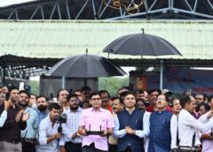 किसानों के लिए बड़ी सौगात! ड्रोन से होगी खाद और कीटनाशक की सटीक बौछार, कम लागत में बढ़ेगी पैदावार, 5 समितियों से शुरू हुई हाईटेक सेवा