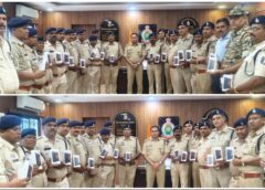 अपराध जांच में टेक्नोलॉजी का बड़ा धमाका! सूरजपुर के 60 विवेचकों को हाईटेक स्मार्टफोन, डिजिटल साक्ष्यों से मजबूत होगी विवेचना और न्याय की राह होगी आसान