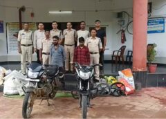 खुला चोरियों का बड़ा राज : सोलर केबल चोरी करते पकड़े गए दो आरोपी, दो मोटरसाइकिल सहित मिनी कटर और लोहे का रॉड बरामद, दोनों आरोपियों को गिरफ्तार कर भेजा गया न्यायिक अभिरक्षा में.