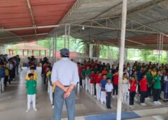 बिना लाइसेंस वाहन चलाने वाले नाबालिगों पर सरगुजा पुलिस की नजर, स्कूलों में जागरूकता अभियान के साथ सख्त चेतावनी जारी, हेलमेट और लाइसेंस के बिना स्कूल पहुंचे तो अभिभावक भी होंगे जिम्मेदार.