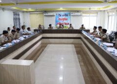 डीआईजी-एसएसपी ने थाना प्रभारियों को दिए कड़े निर्देश, समीक्षा बैठक में शराबी वाहन चालकों पर कार्रवाई से लेकर बैंक-एटीएम की सुरक्षा और फरियादियों की समस्याओं पर फोकस, थाना प्रभारियों को साफ संदेश—फील्ड में दिखे पुलिस.