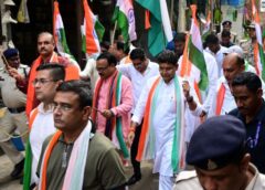 तिरंगे की शान में एकजुट हुआ सारंगढ़! मंत्री टंक राम वर्मा ने किया घर-घर तिरंगा फहराने का आह्वान, ‘भारत माता की जय’ के नारों से गूंजे शहर के रास्ते