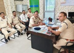 इंटरस्टेट बॉर्डर मीटिंग : सूरजपुर-सिंगरौली सीमा पर पुलिस अधिकारियों की अहम बैठक, संदिग्ध गतिविधियों पर नजर से लेकर फरार आरोपियों की धरपकड़ तक बनाई रणनीति.