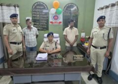 रेलवे टिकटों की कालाबाजारी का ‘मास्टर नेटवर्क’ ध्वस्त! बैकुंठपुर PRS से यूपी के बनारस-भदोही तक फैला था दलाली का खेल, RPF ने 3 आरोपियों को दबोचा—60 टिकट बरामद